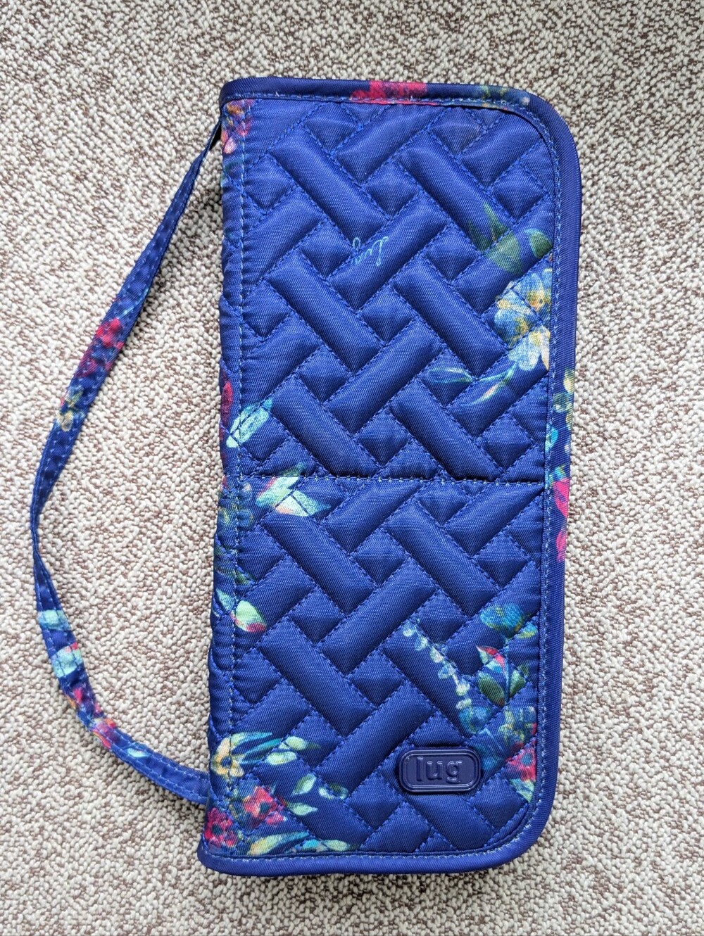 Lug Sleeper Make-up Travel Purse